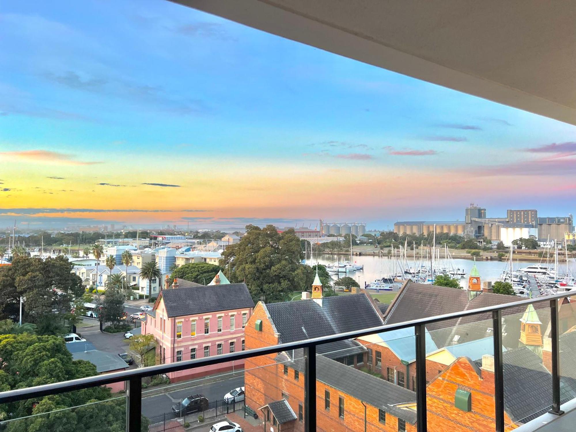 Harbour Towers, Newcastle'S Elite Apartment Stays, Free Parking & Tram Access エクステリア 写真