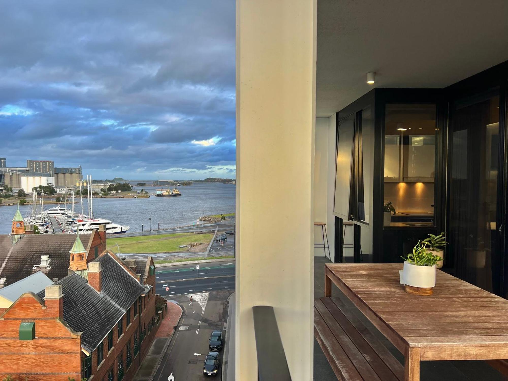 Harbour Towers, Newcastle'S Elite Apartment Stays, Free Parking & Tram Access エクステリア 写真