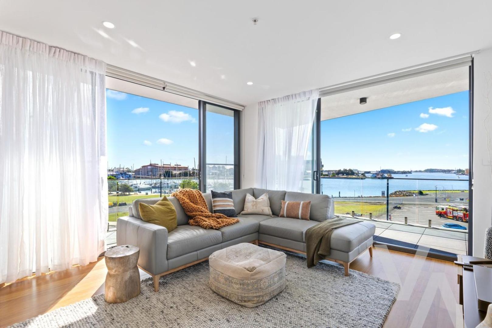 Harbour Towers, Newcastle'S Elite Apartment Stays, Free Parking & Tram Access エクステリア 写真