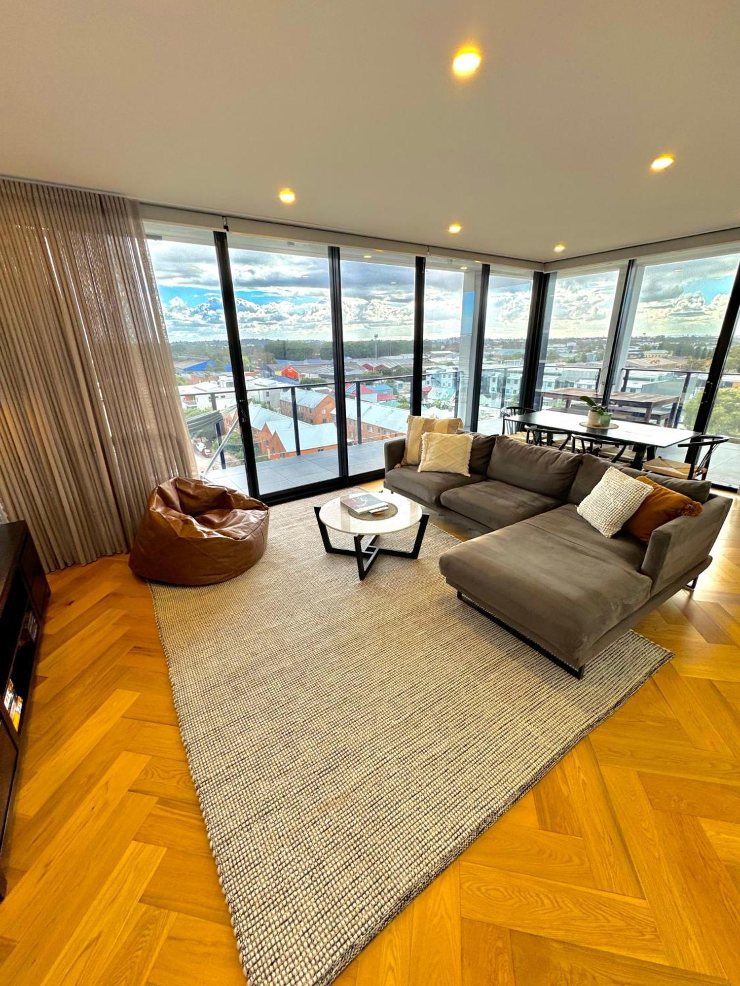 Harbour Towers, Newcastle'S Elite Apartment Stays, Free Parking & Tram Access エクステリア 写真